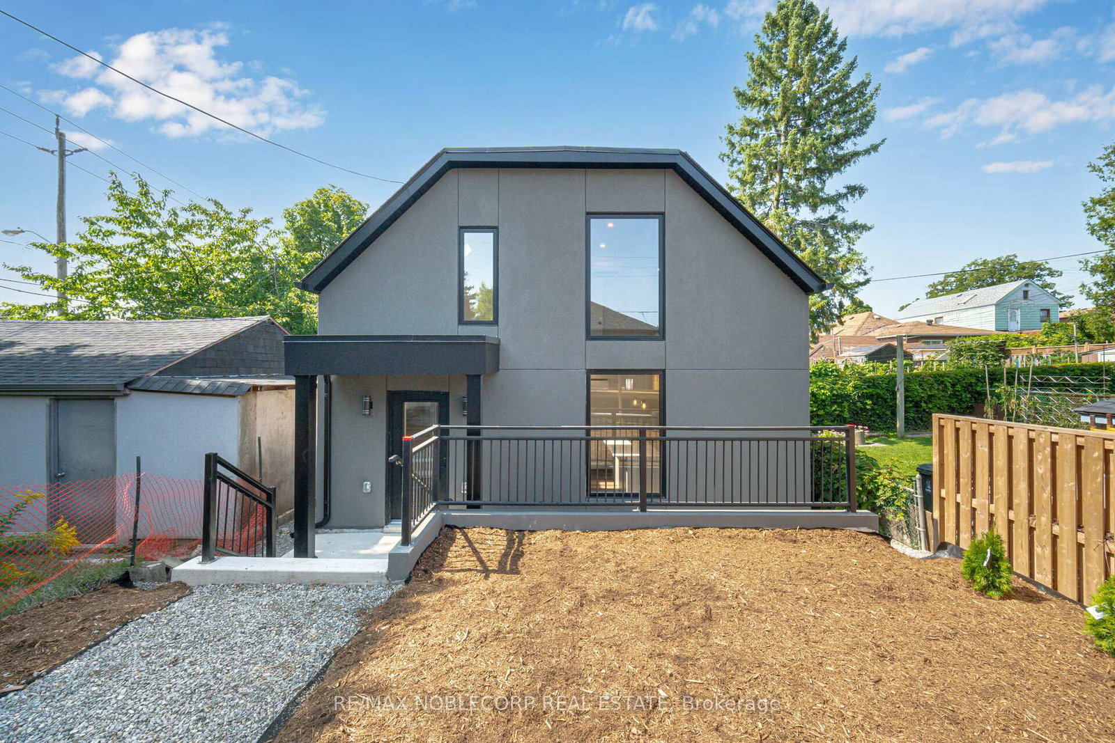 40-montcalm-avenue-toronto-north-york-ontario-w13532488