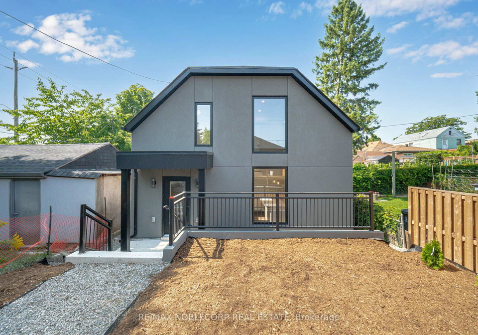 40-montcalm-avenue-toronto-north-york-ontario-w13532488