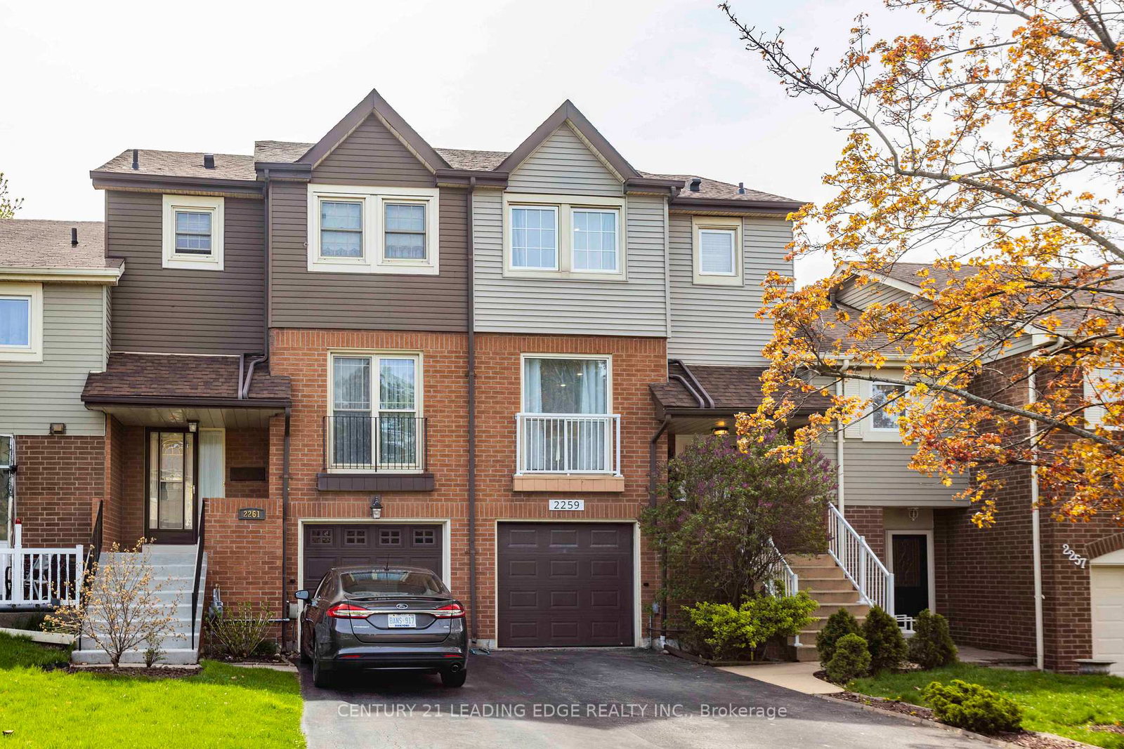 2259-munns-avenue-oakville-ontario-w13533026