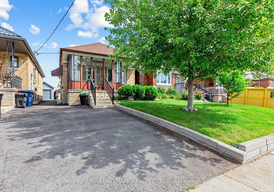 40-bowie-avenue-toronto-north-york-ontario-w13533400