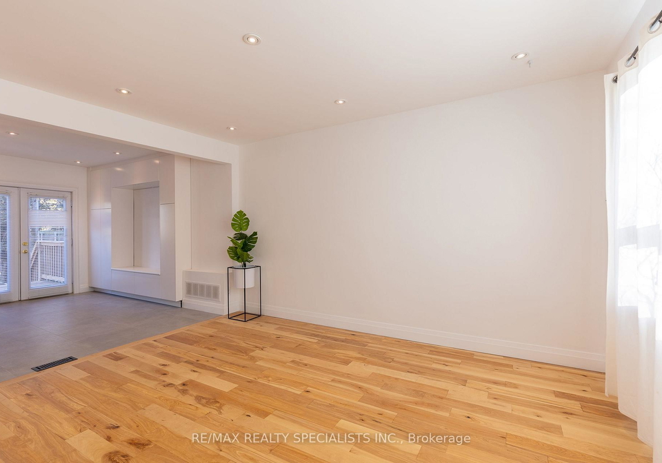 11-dayton-avenue-toronto-etobicoke-ontario-w13533536