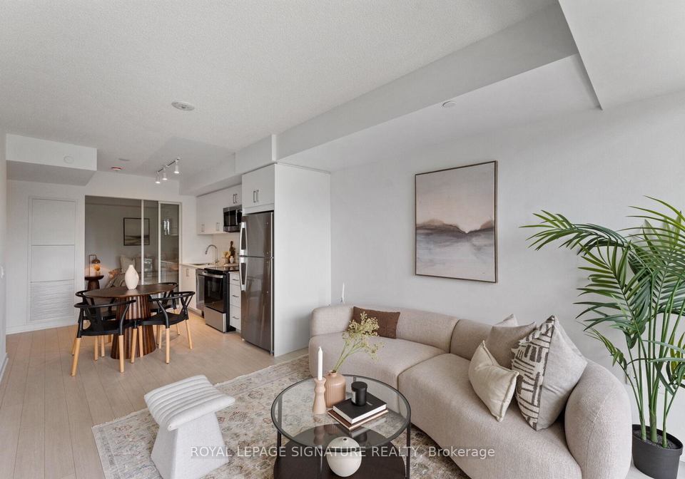 4010-eglinton-avenue-w-toronto-etobicoke-ontario-w13533882