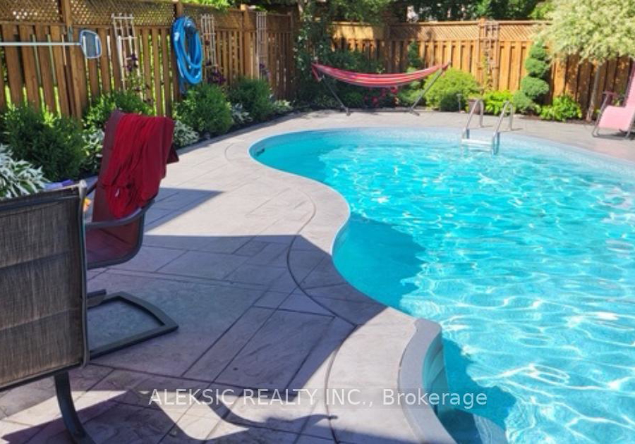 33-hillpath-crescent-brampton-ontario-w13533900