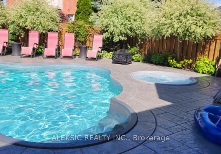33-hillpath-crescent-brampton-ontario-w13533900