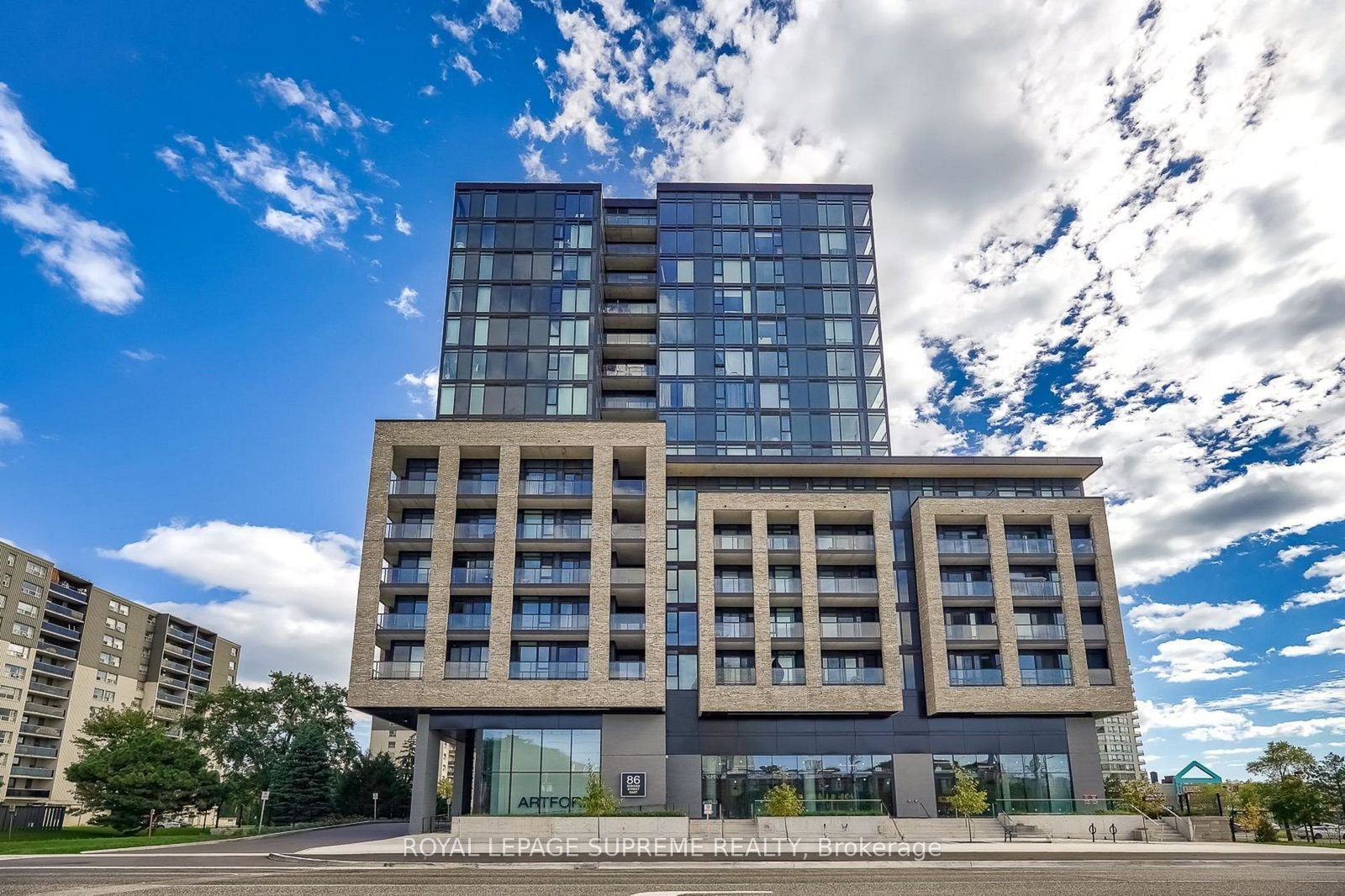 86-dundas-street-e-mississauga-ontario-w13533996