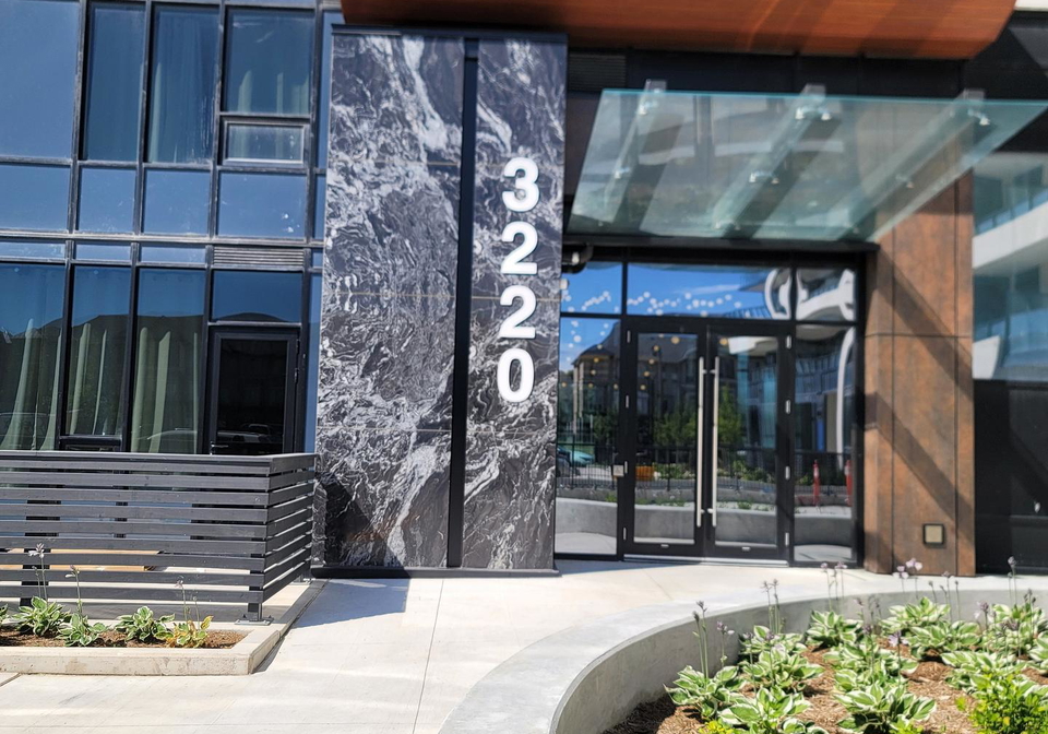 3220-william-coltson-avenue-oakville-ontario-w13534388