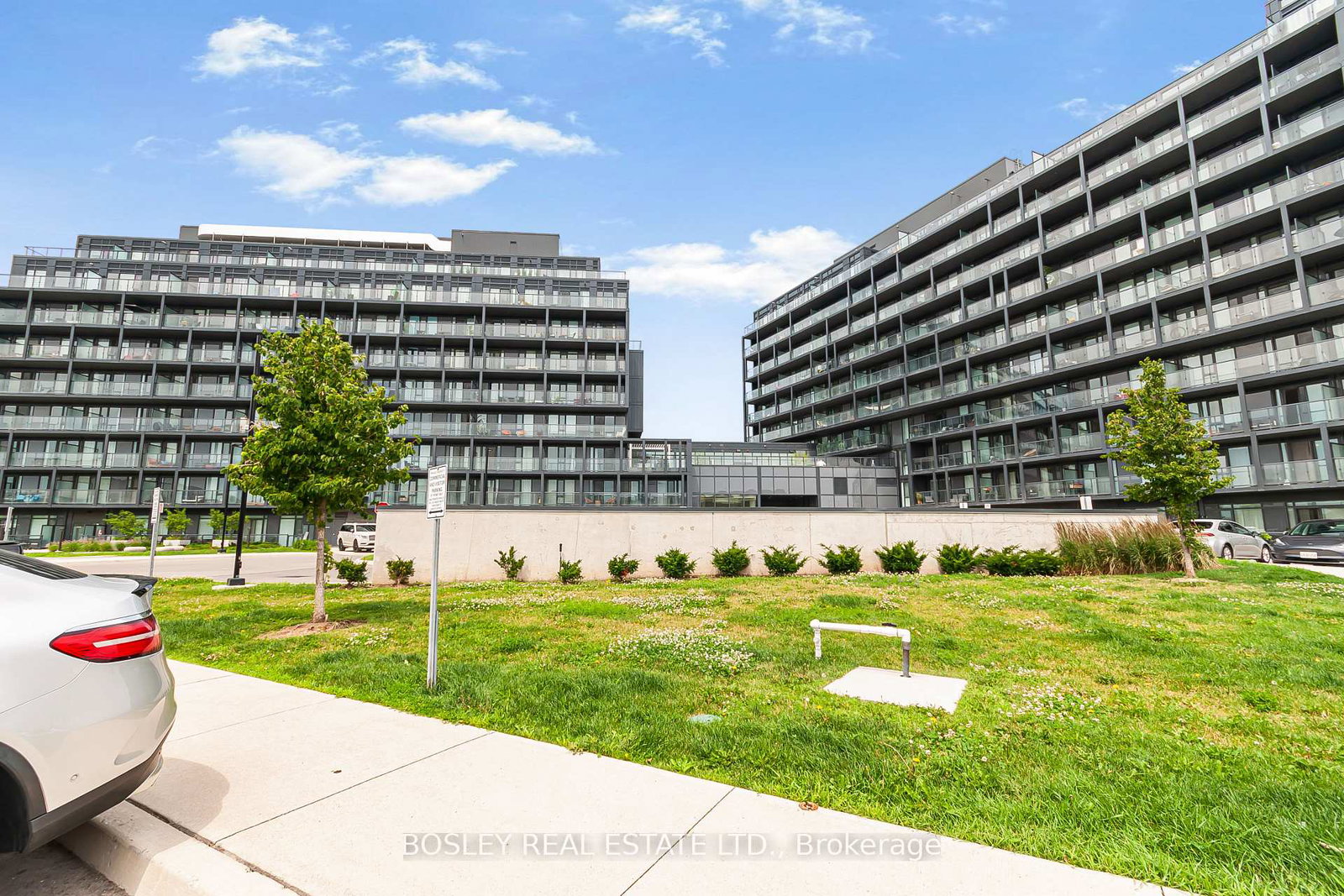 3200-dakota-common-burlington-ontario-w13534752