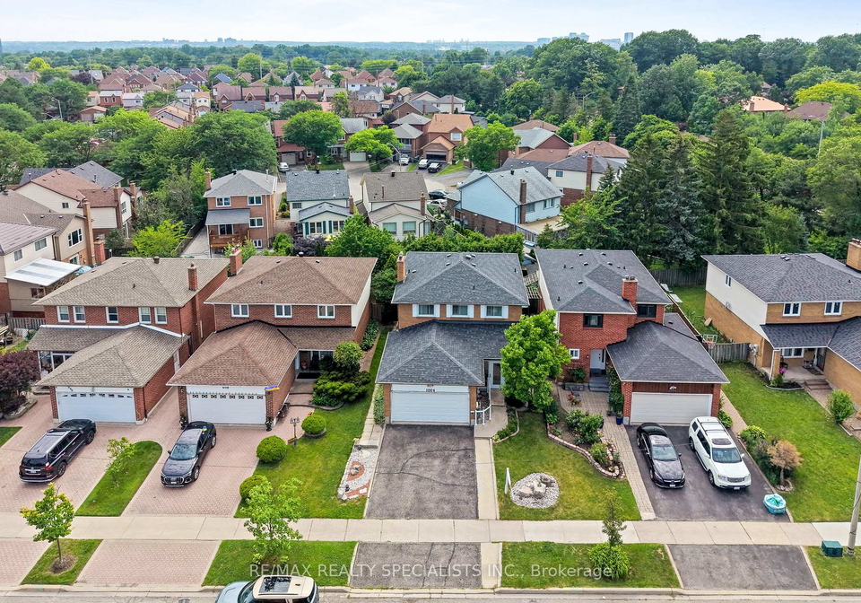 1004-queensbridge-drive-mississauga-ontario-w13535004