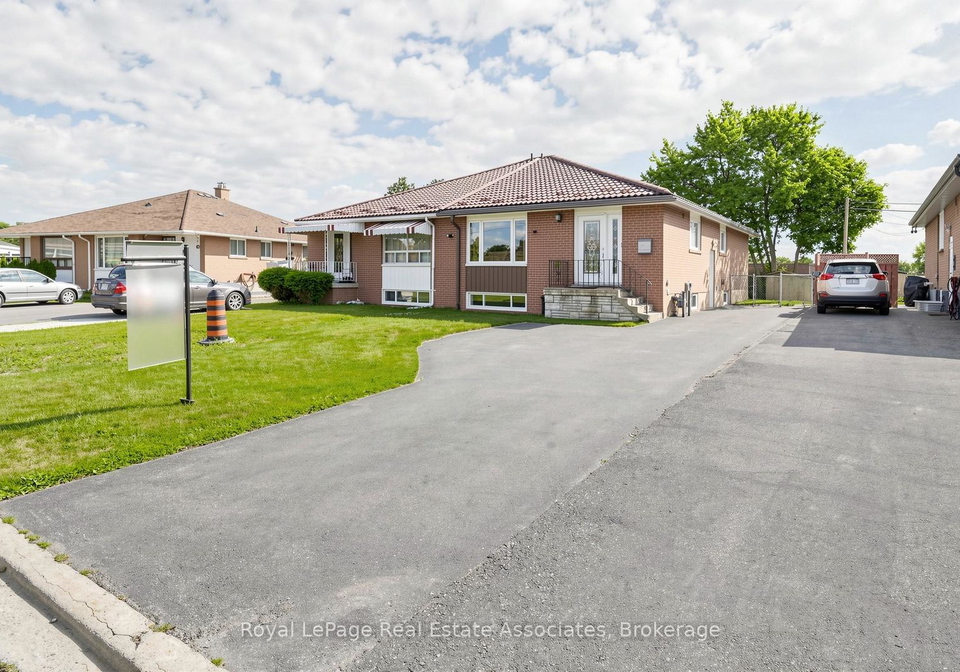 71-addington-crescent-brampton-ontario-w13535136