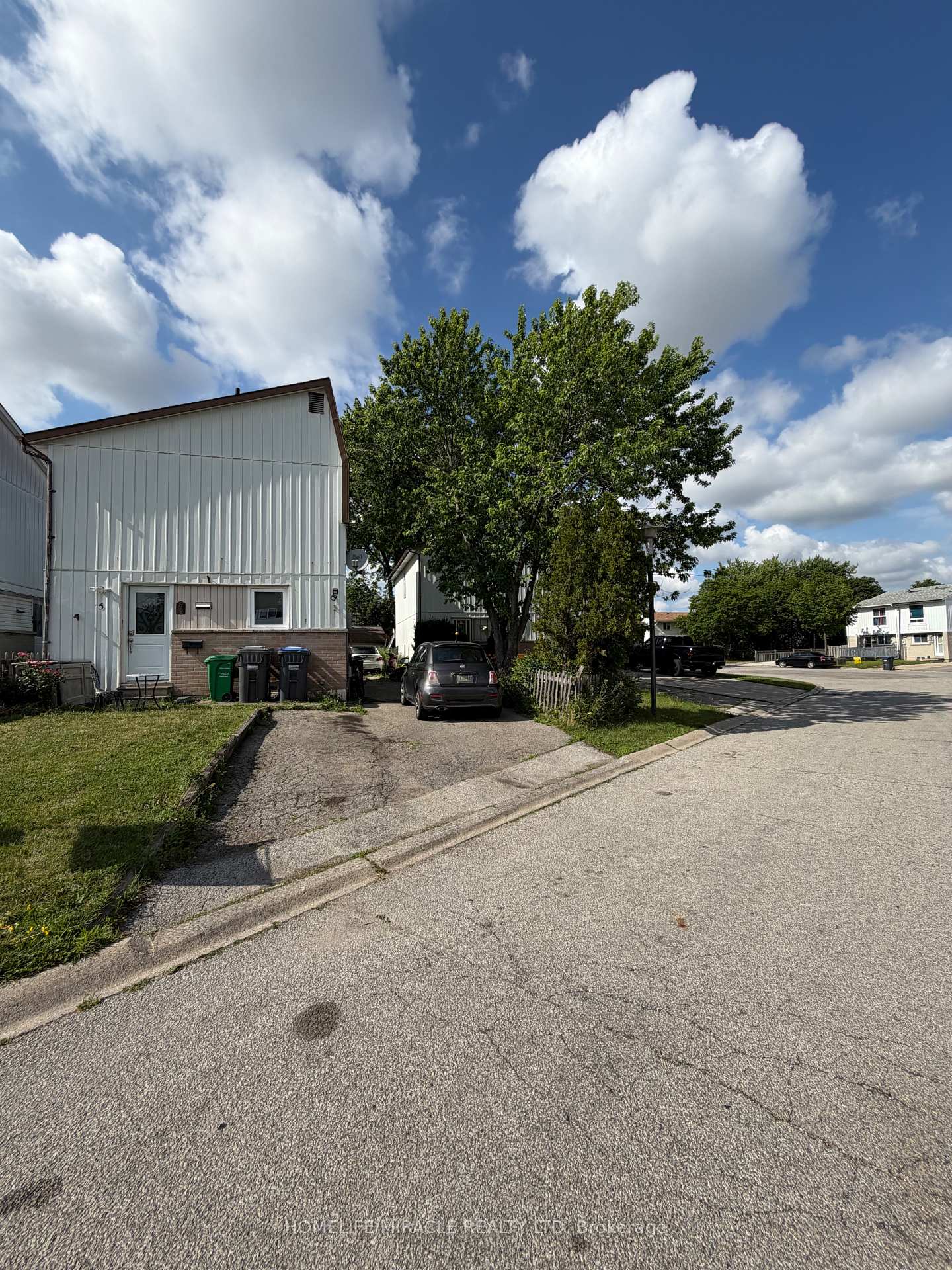 5-glencairn-square-brampton-ontario-w13535144