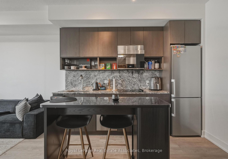 9-mabelle-avenue-toronto-etobicoke-ontario-w13535244