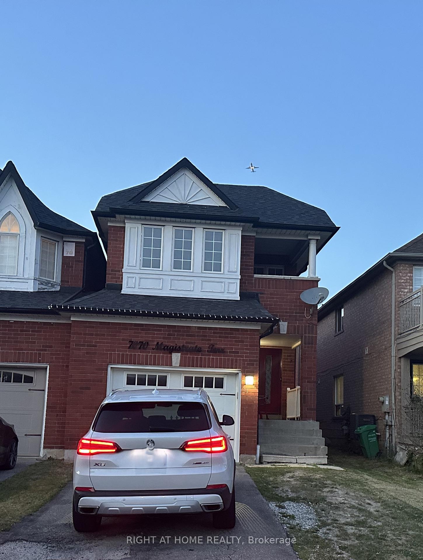 7070-magistrate-terrace-mississauga-ontario-w13535380
