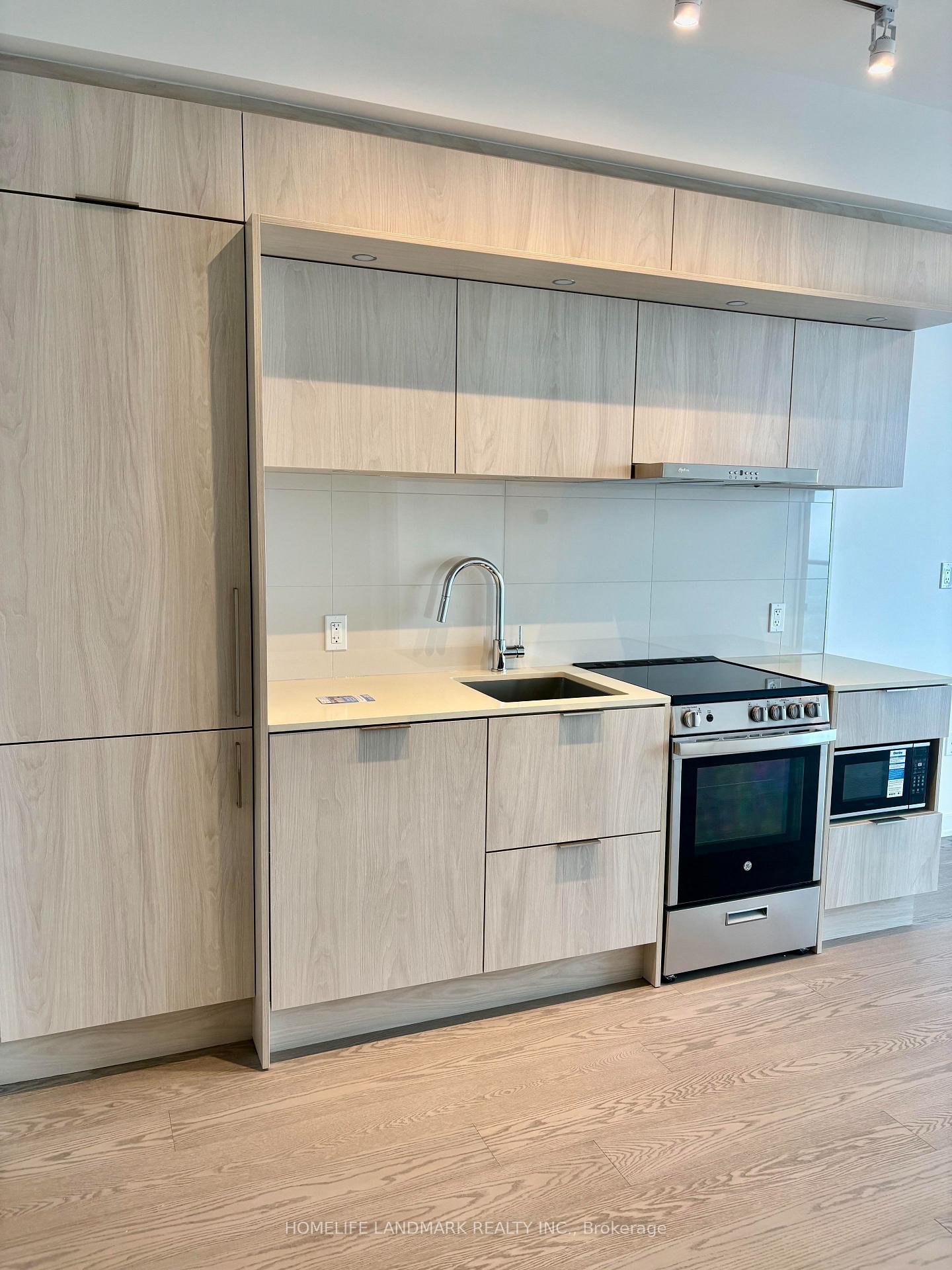 448-burnhamthorpe-road-w-mississauga-ontario-w13536064