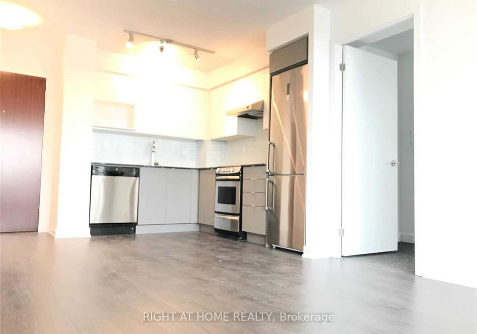 160-flemington-road-toronto-north-york-ontario-w13536088