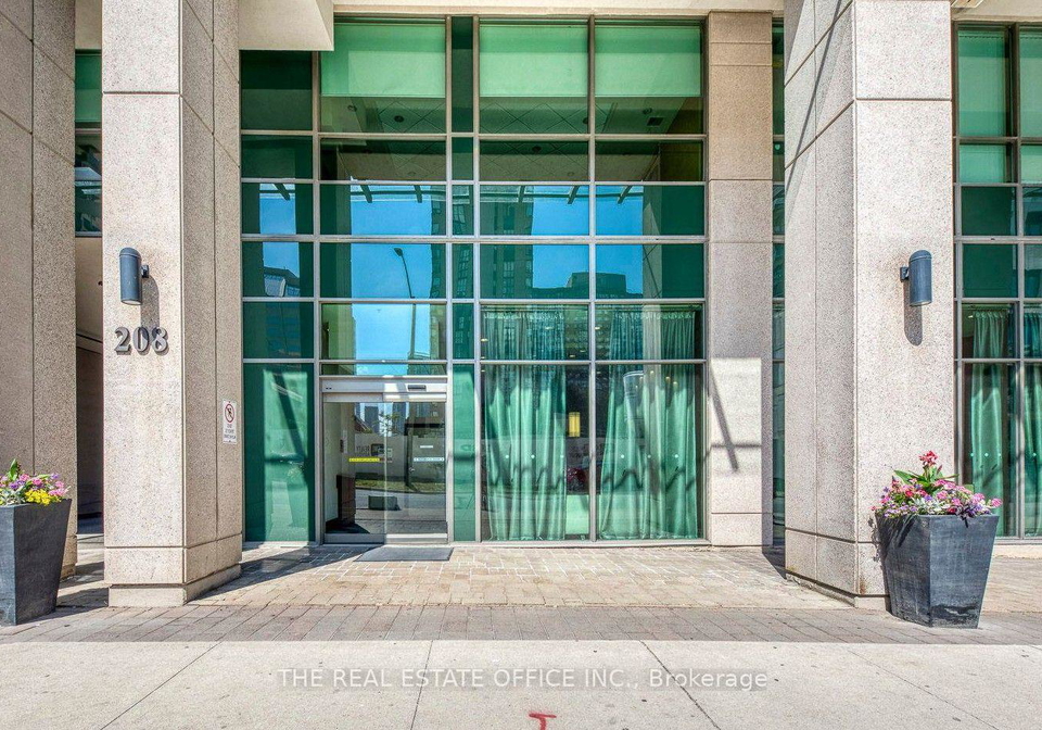 208-enfield-place-mississauga-ontario-w13536226