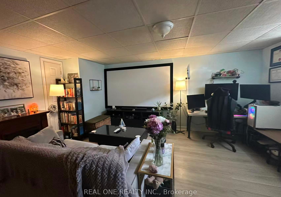 1387-selkirk-avenue-oakville-ontario-w13536334