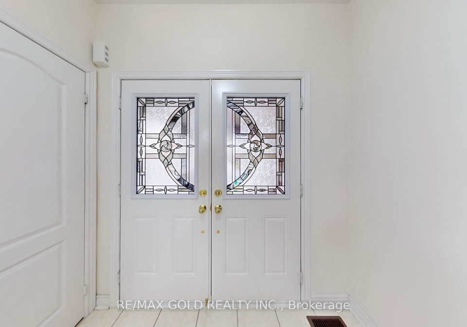 18-kawana-road-brampton-ontario-w13536572