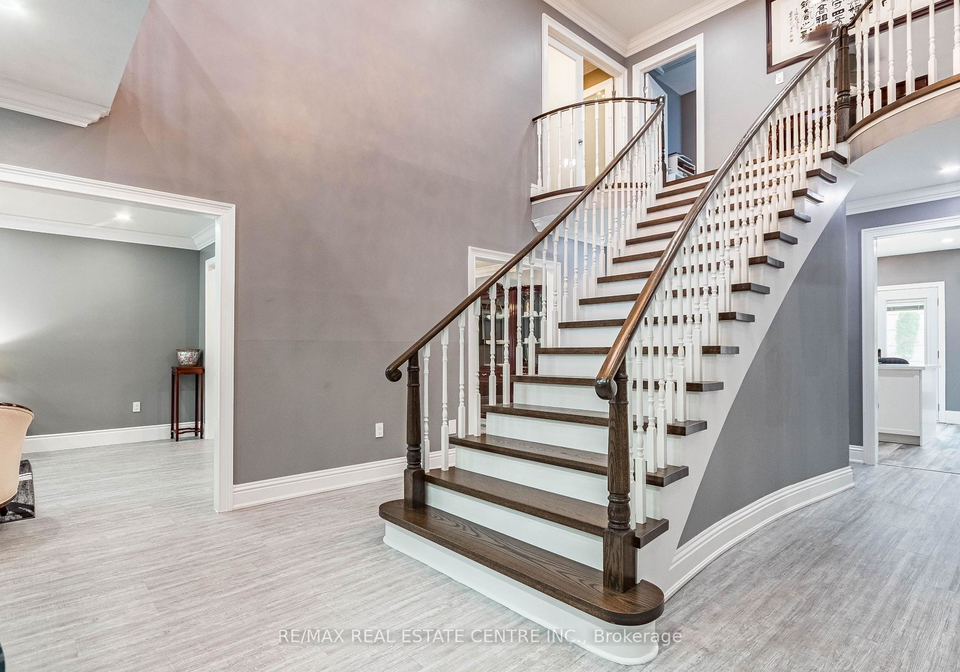 339-parklane-road-oakville-ontario-w13536574