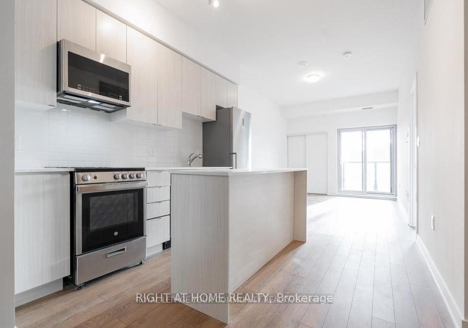 2433-dufferin-street-toronto-north-york-ontario-w13536598