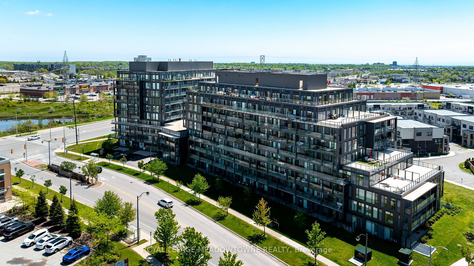 3200-dakota-common-burlington-ontario-w13536822