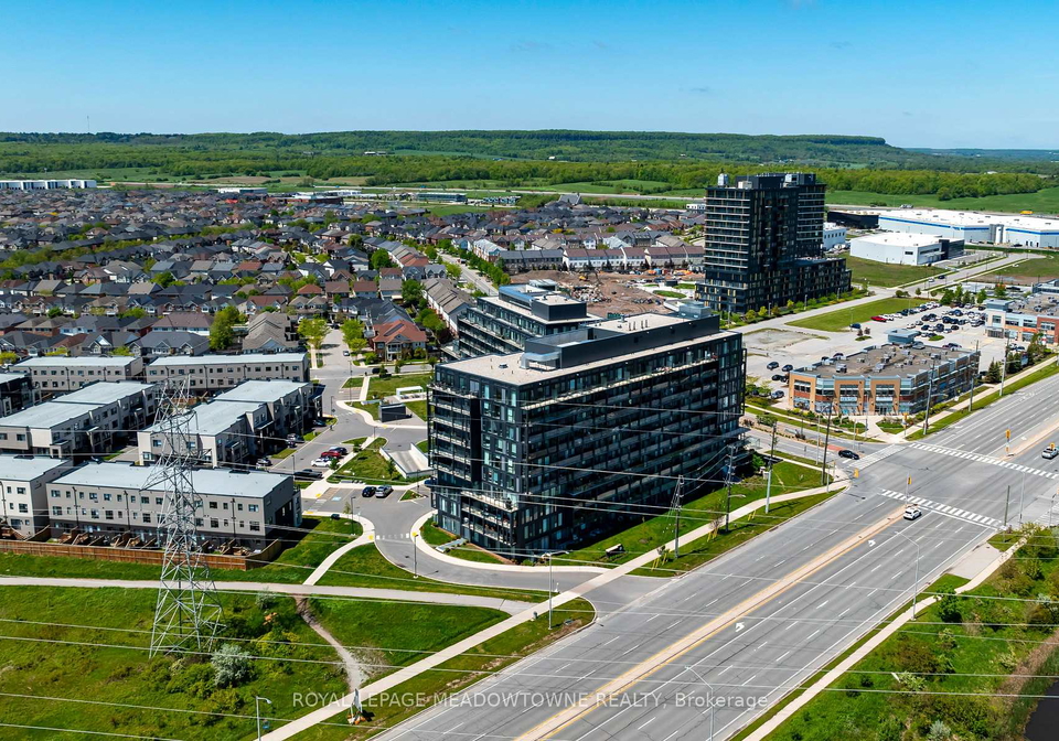 3200-dakota-common-burlington-ontario-w13536822