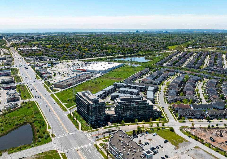 3200-dakota-common-burlington-ontario-w13536822