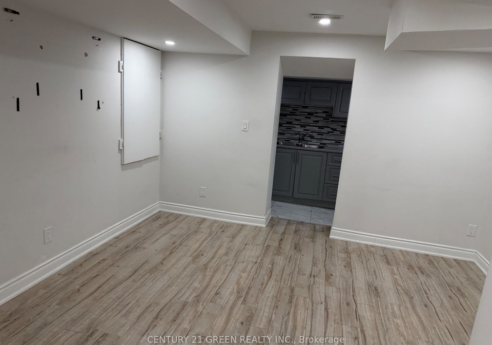 188-holmes-crescent-milton-ontario-w13536854