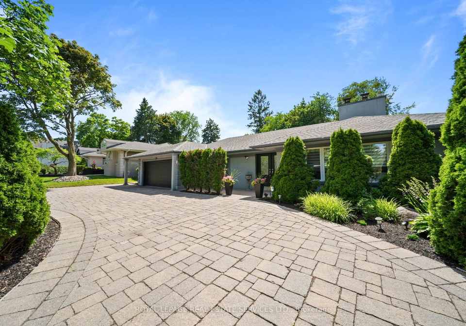 1592-islington-avenue-toronto-etobicoke-ontario-w13537086