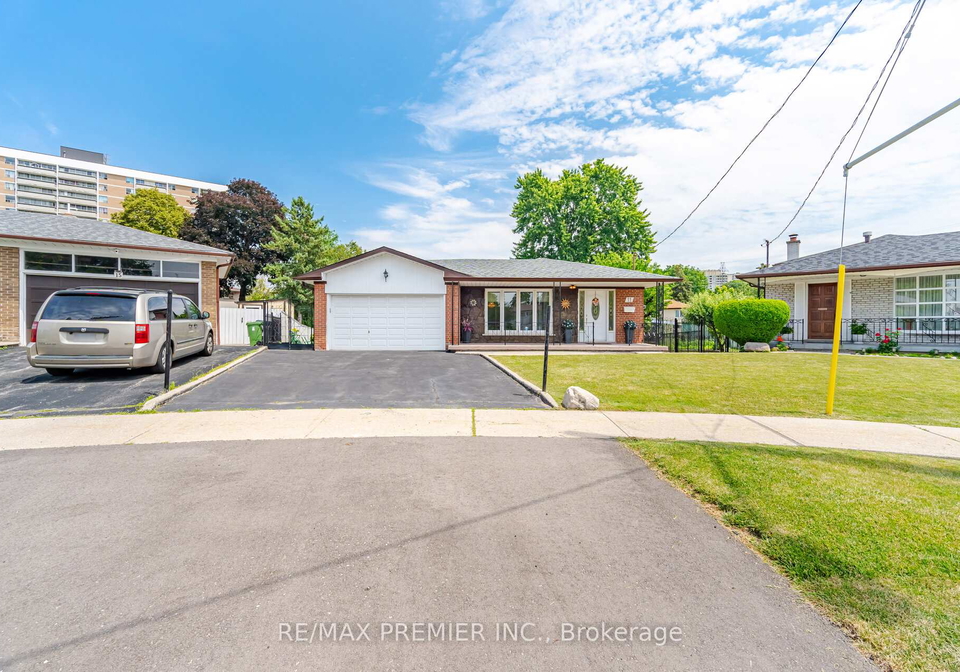 11-kinnie-court-toronto-york-ontario-w13537208