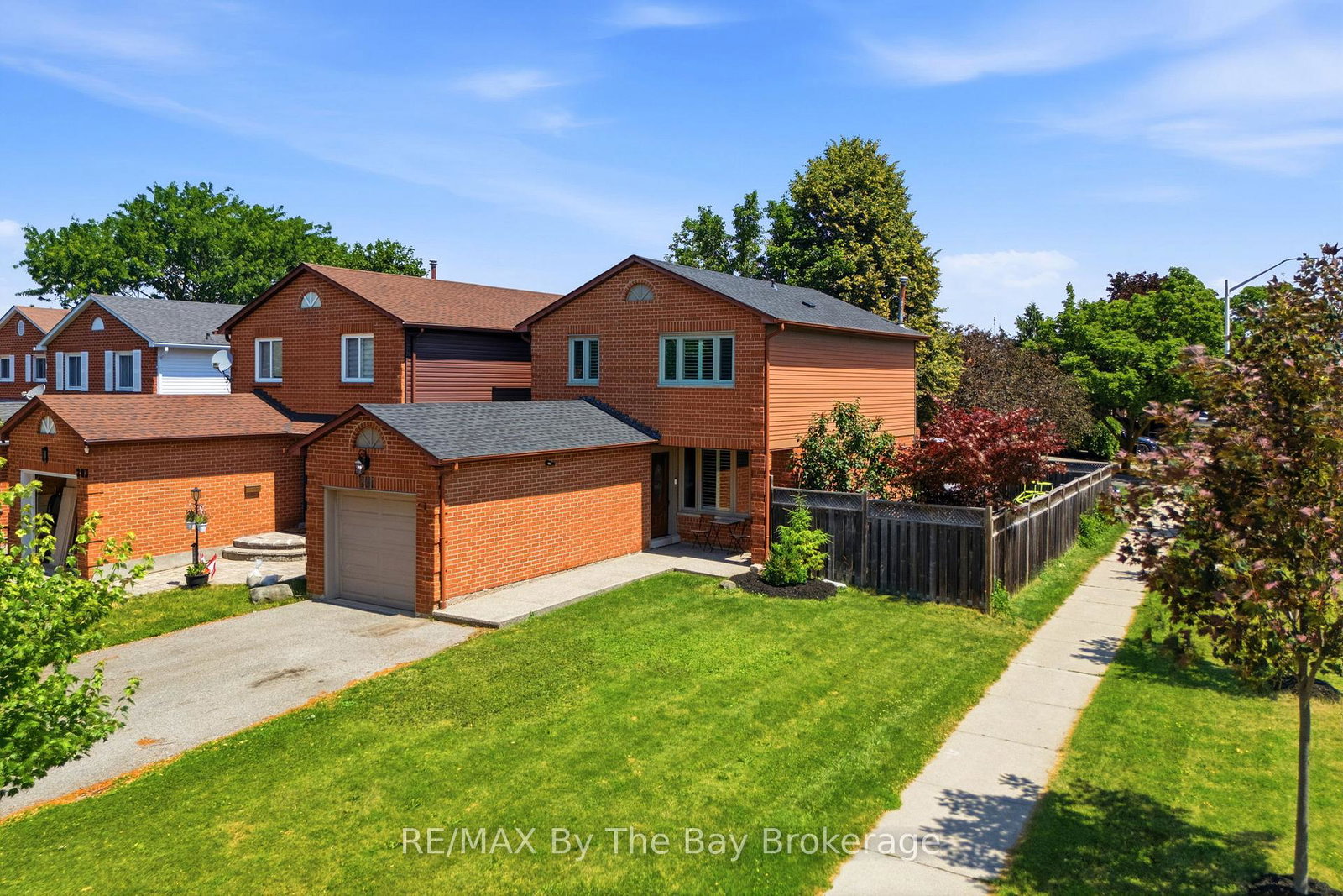 291-woodlawn-crescent-milton-ontario-w13537384
