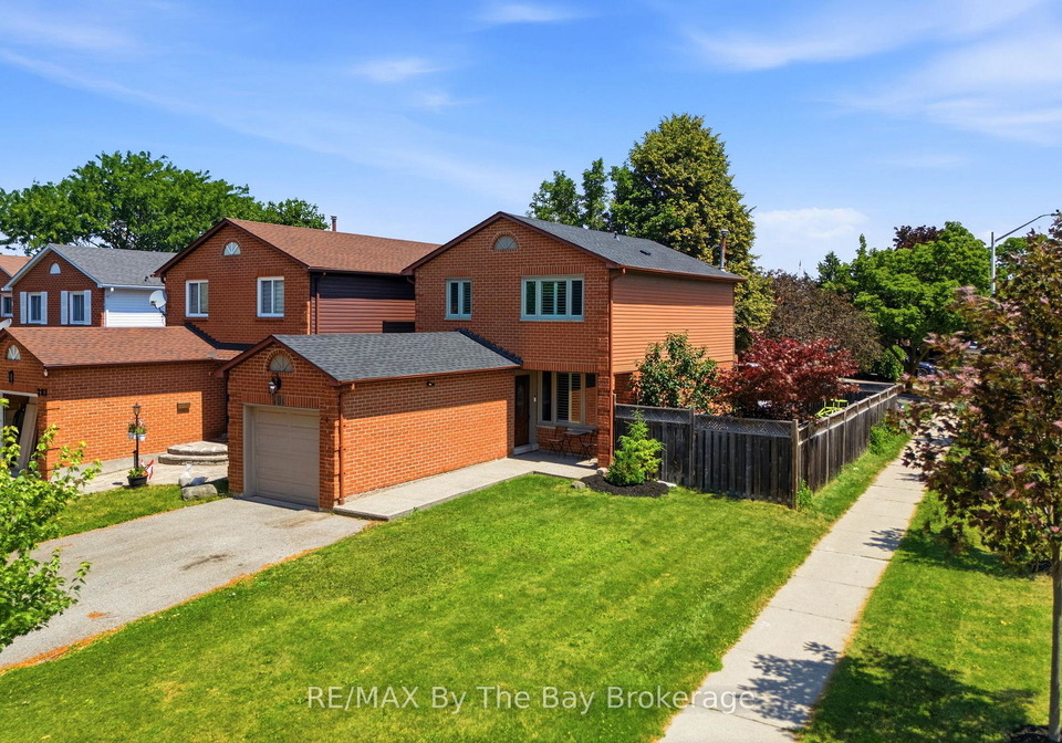 291-woodlawn-crescent-milton-ontario-w13537384