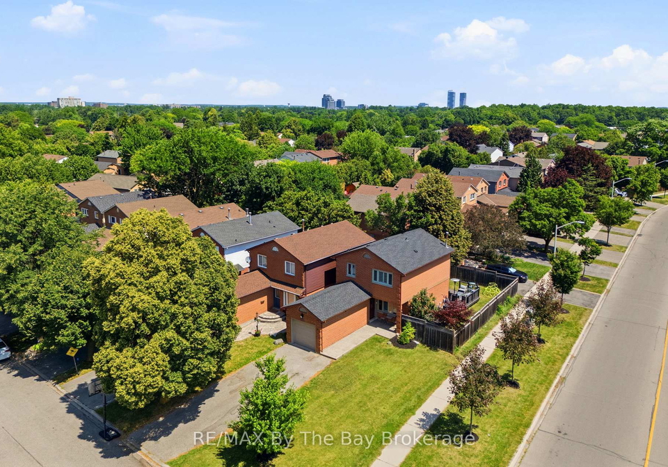 291-woodlawn-crescent-milton-ontario-w13537384