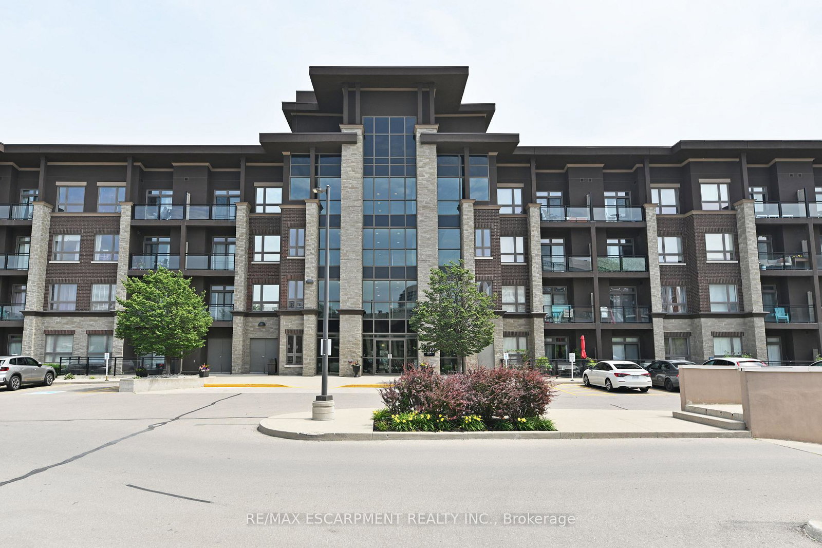 5010-corporate-drive-burlington-ontario-w13537502