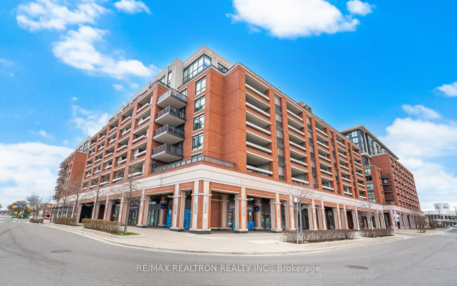 830-lawrence-avenue-w-toronto-north-york-ontario-w13537718