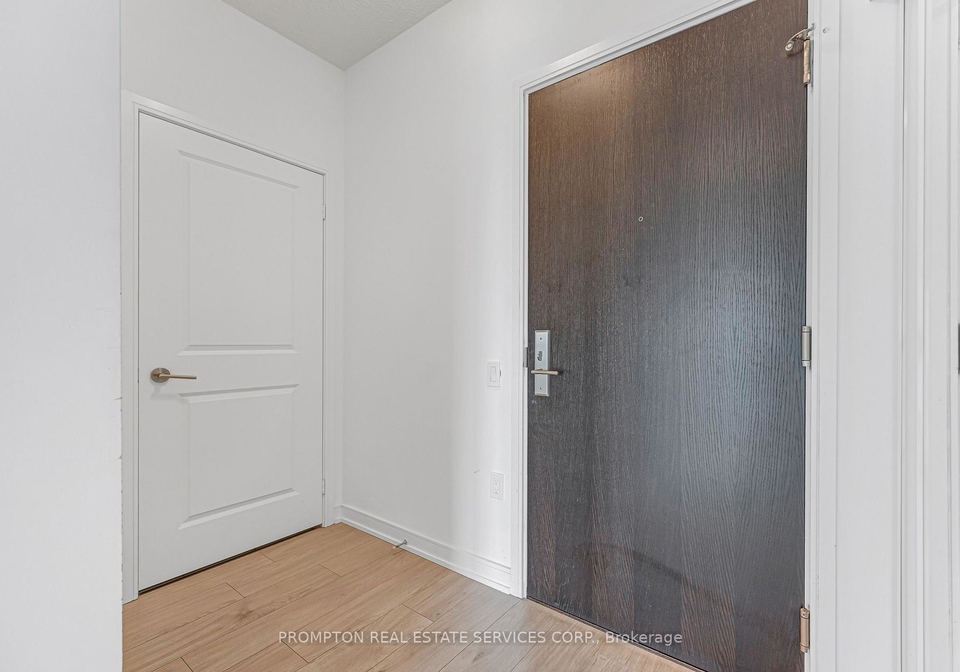 8-nahani-way-mississauga-ontario-w13537750