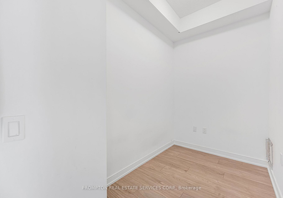 8-nahani-way-mississauga-ontario-w13537750