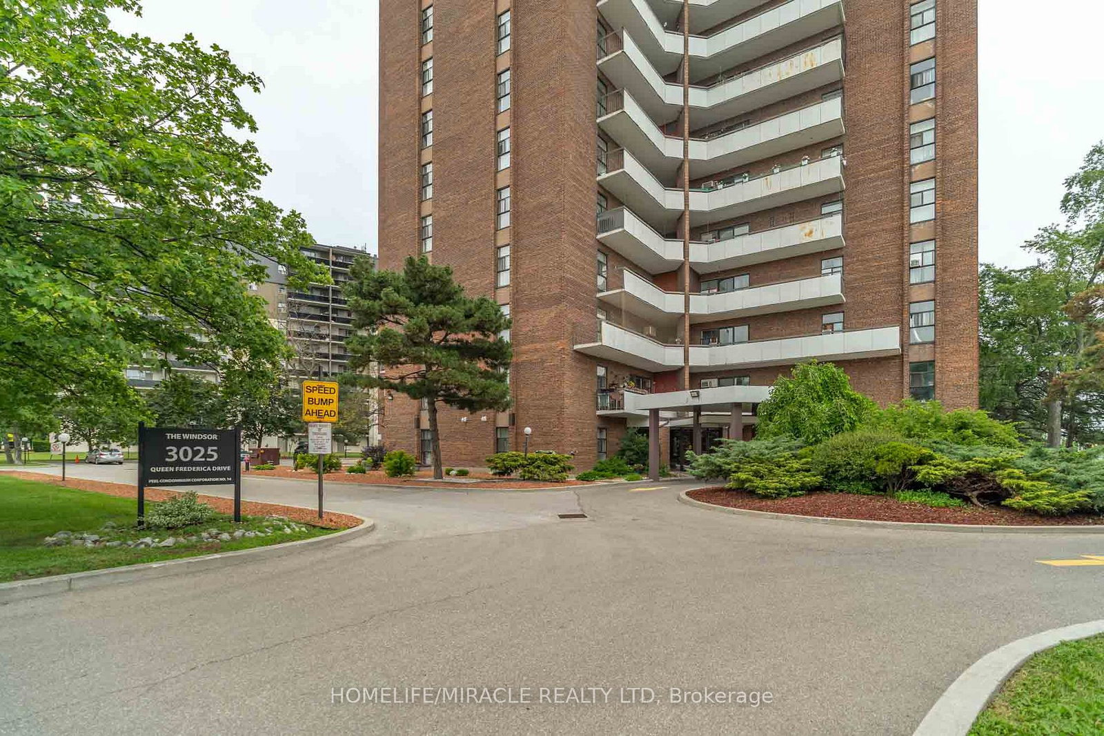 3025-queen-frederica-drive-mississauga-ontario-w13538024
