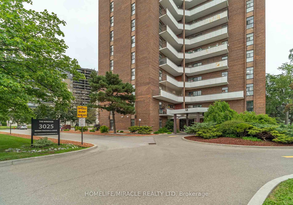 3025-queen-frederica-drive-mississauga-ontario-w13538024