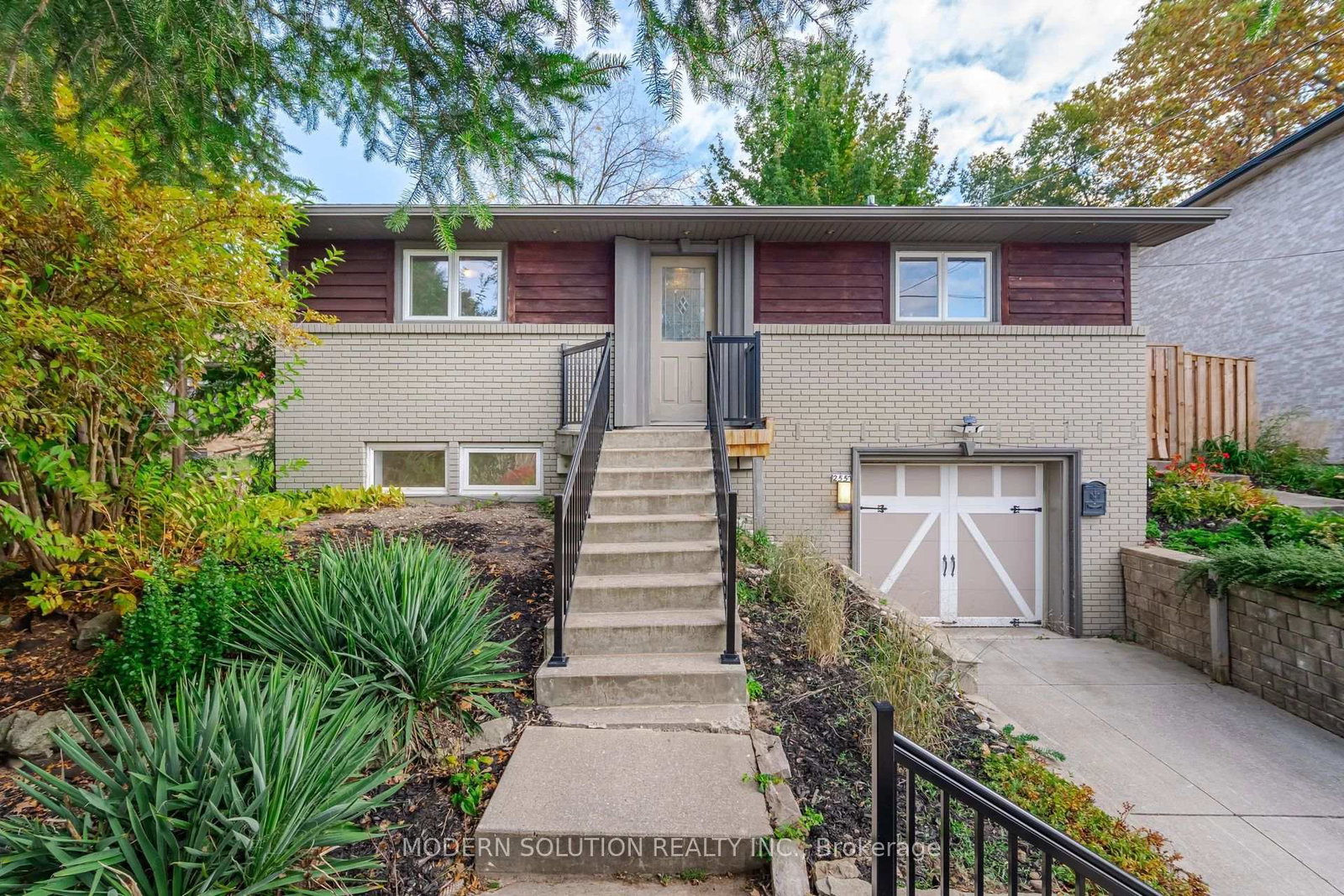 2557-mindemoya-road-mississauga-ontario-w13538074