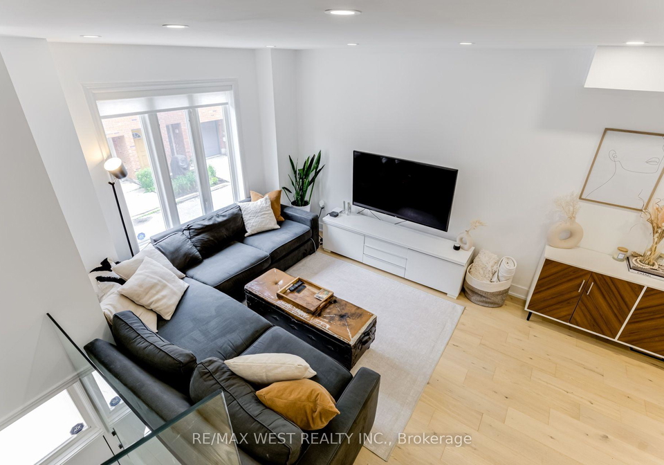 12-grogan-mews-toronto-toronto-ontario-w13538106