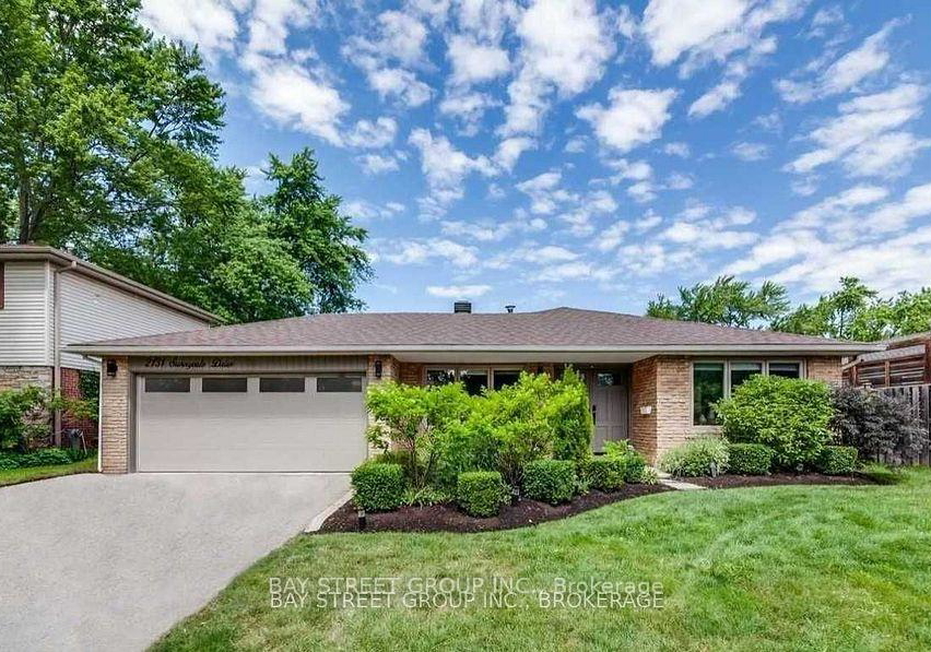 2131-sunnyvale-drive-oakville-ontario-w13538110