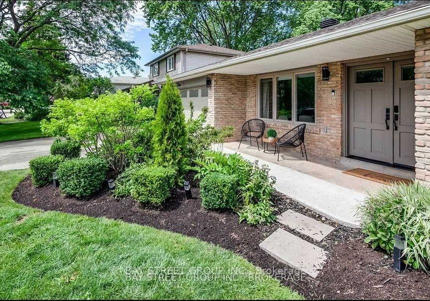 2131-sunnyvale-drive-oakville-ontario-w13538110
