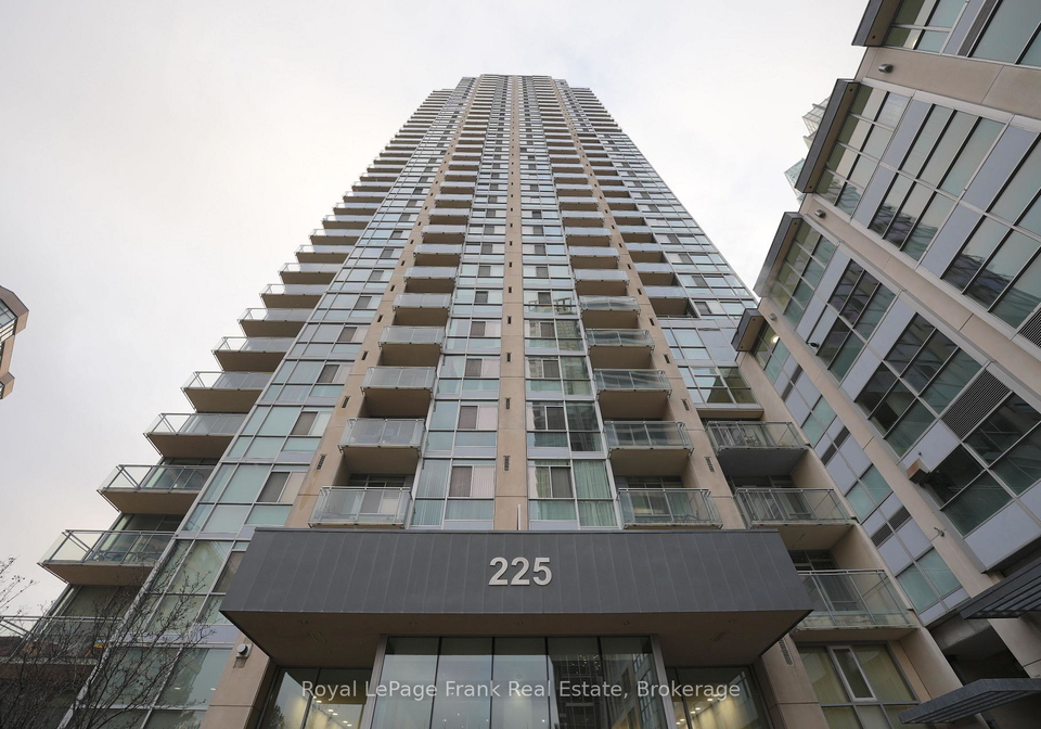 225-webb-drive-mississauga-ontario-w13538396