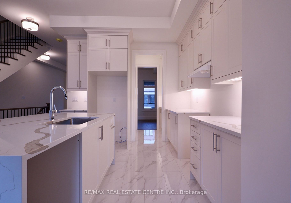 3298-taha-gardens-oakville-ontario-w13538512