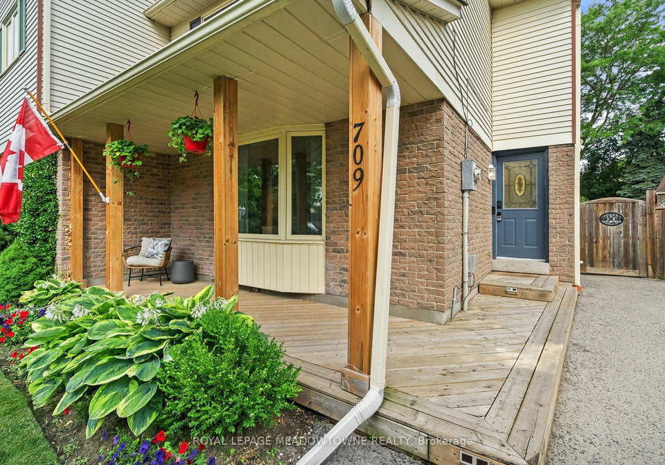 709-middleton-crescent-milton-ontario-w13538638