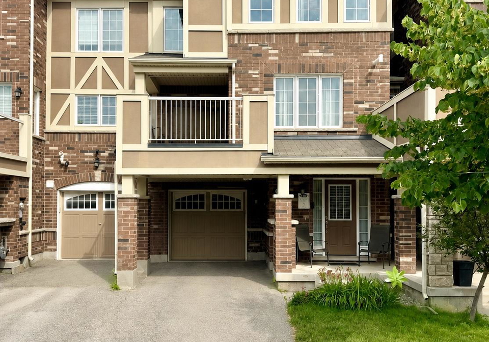 1621-gainer-crescent-milton-ontario-w13538830