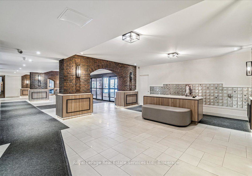 966-inverhouse-drive-mississauga-ontario-w13538866