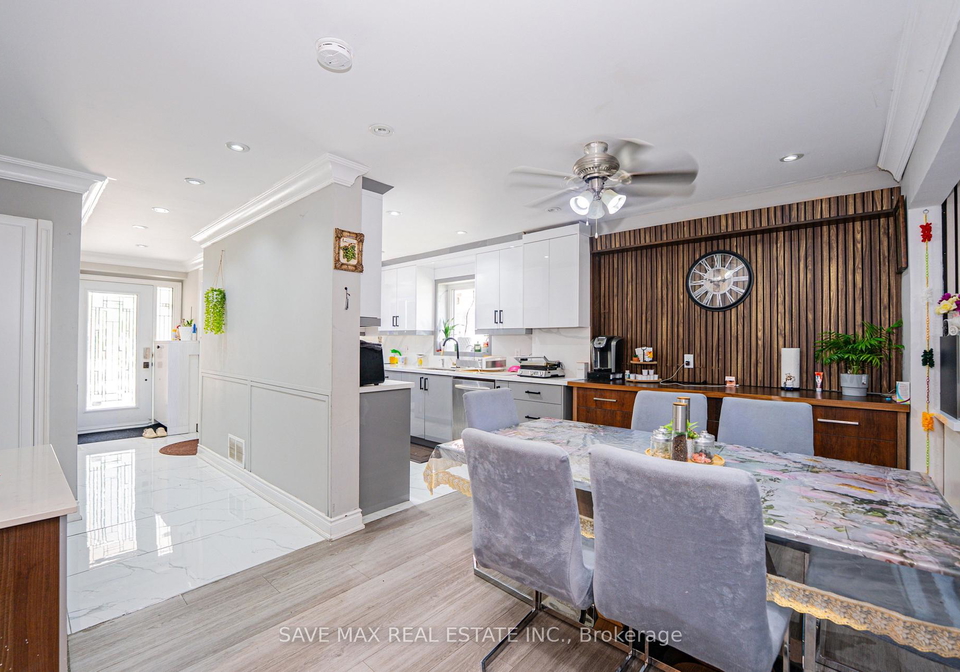 22-foxacre-row-brampton-ontario-w13538952