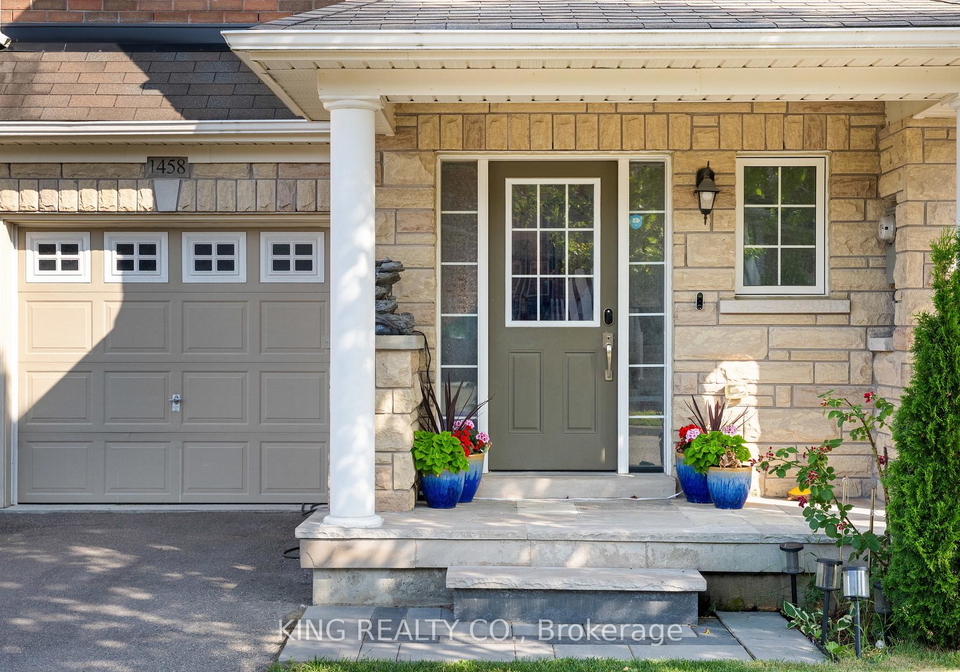1458-bews-landing-milton-ontario-w13539052