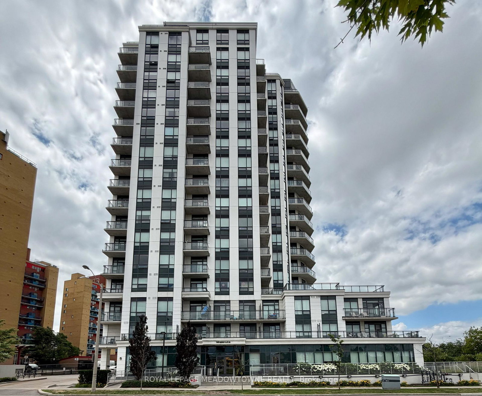 840-queens-plate-drive-toronto-etobicoke-ontario-w13539298